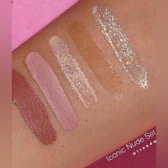 MORPHE X JEFFREE STAR
ICONIC NUDES
5-Piece Mini Lip Collection - Picture 7 of 13